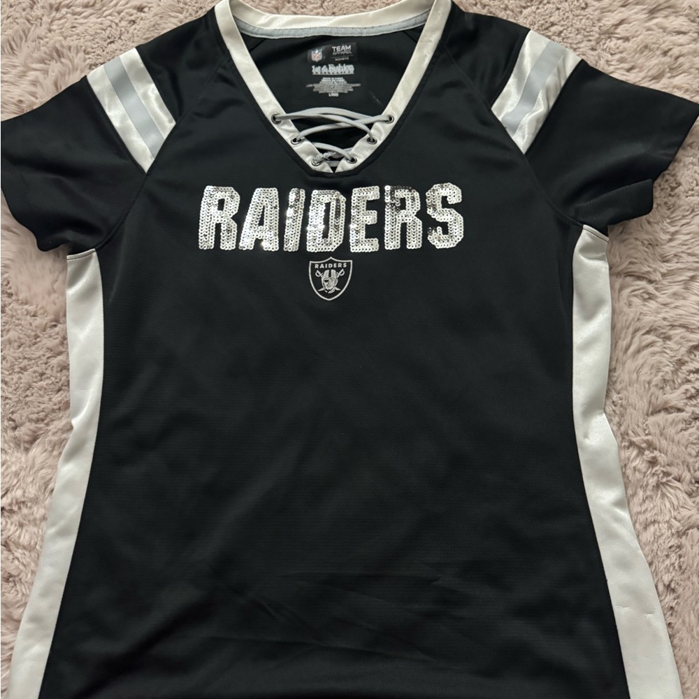 Raiders Women's Black and Silver T-Shirt